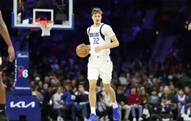 Flagg Breaks Through at 19 Chasing LeBron